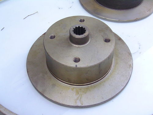 Disque de frein arriére moyeu intégré D.28 cm